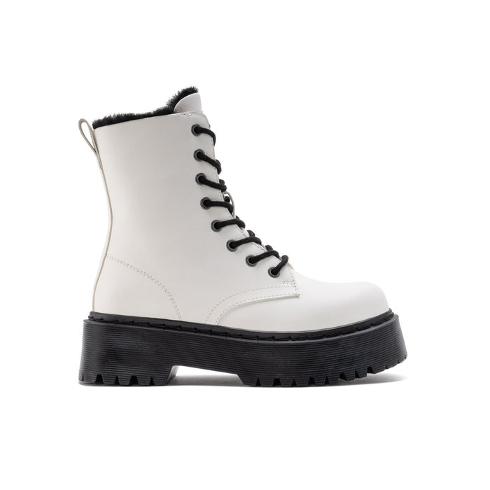 9 / white