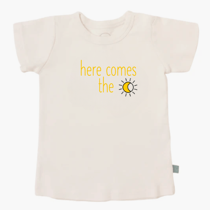 Baby graphic tee | here comes the sun finn + emma