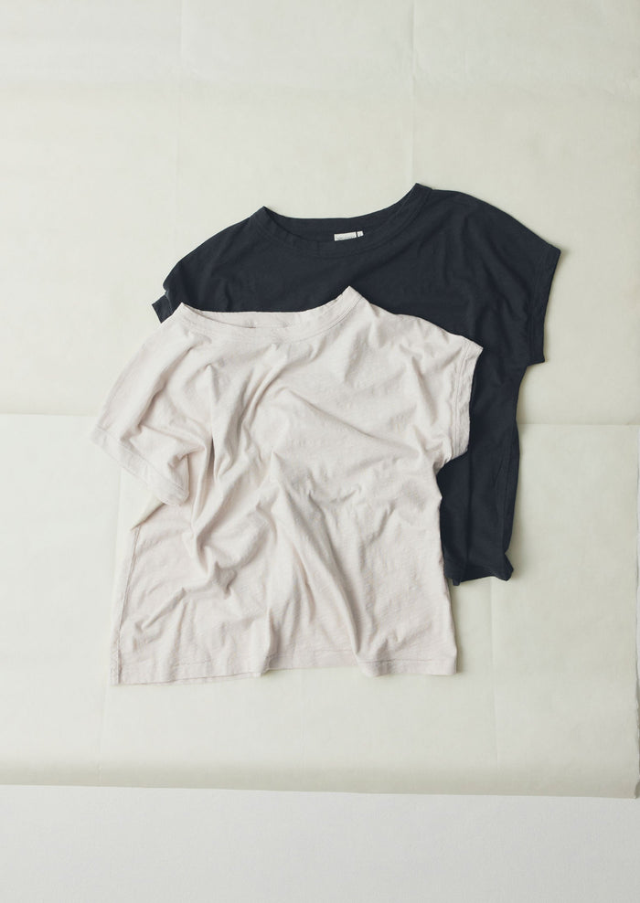 Alda Organic Cotton Easy Tee | Coal