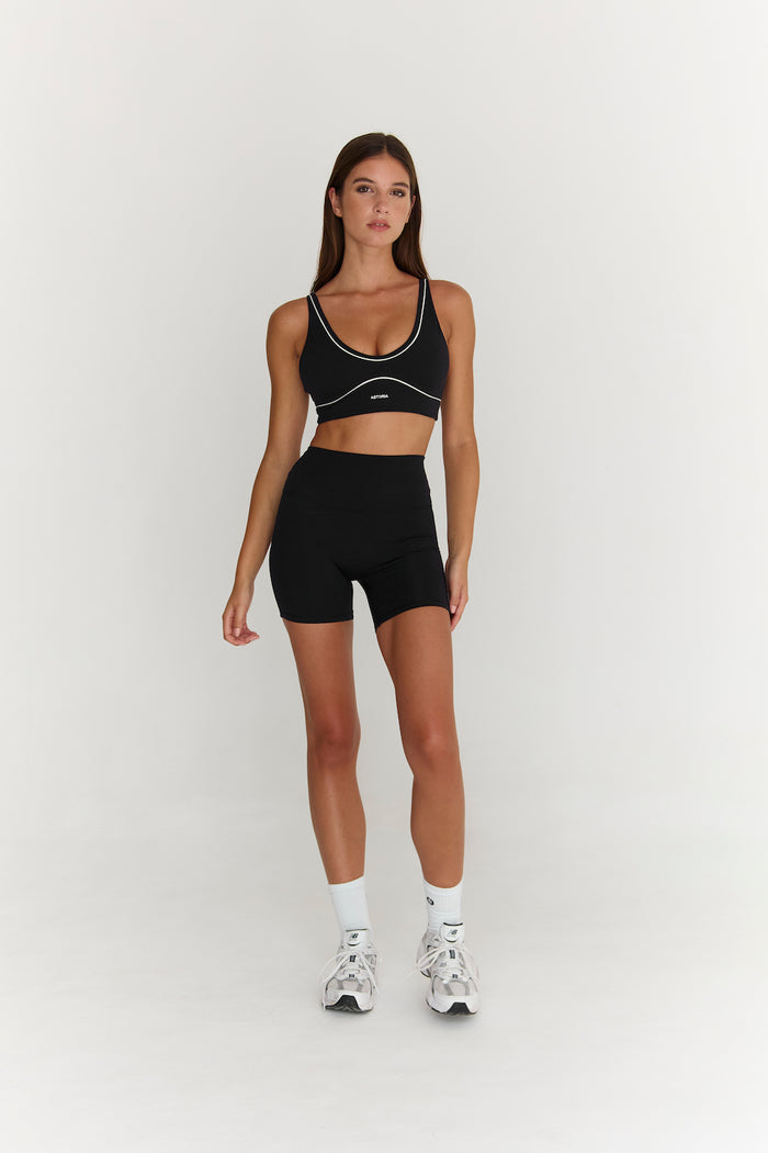 Astoria Airvíve Short - Black/Cream
