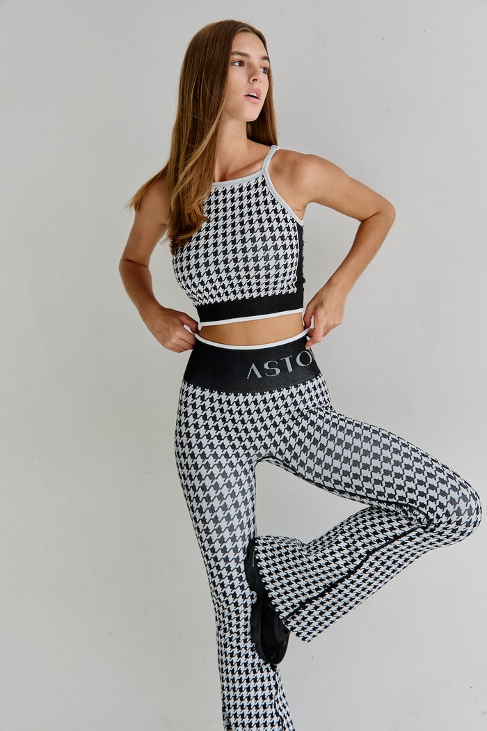 Astoria Seamless Knit Flare - Black/Grey Houndstooth