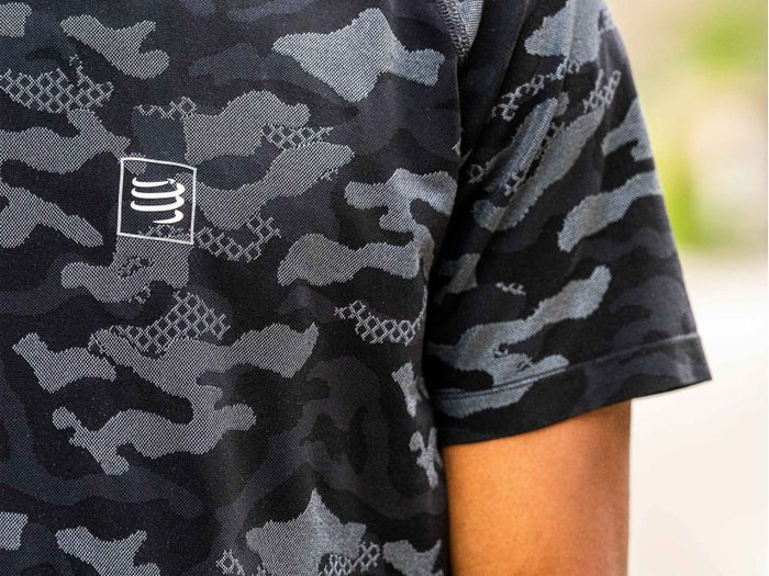 Compressport Men's Training SS Tshirt Camo Premium Black Camo - AM00152B_917
