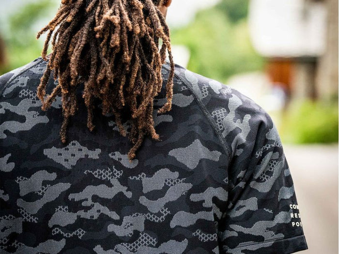 Compressport Men's Training SS Tshirt Camo Premium Black Camo - AM00152B_917