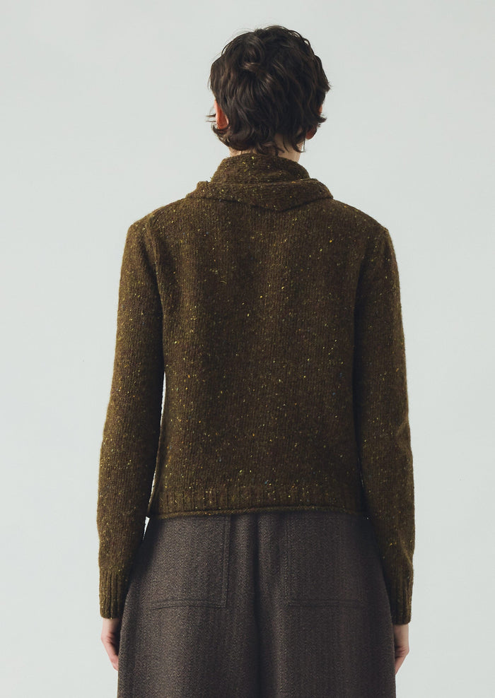 Donegal Merino Neckerchief Cardigan | Darkest Olive