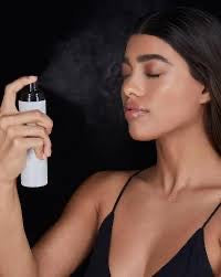 Hourglass Veil Soft Focus Setting Spray
