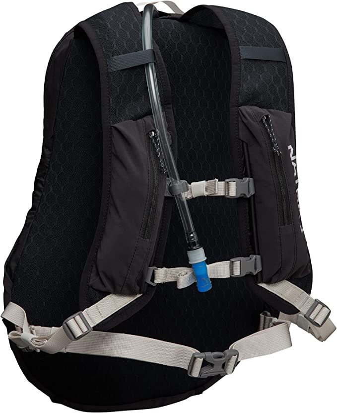 Nathan Crossover Pack 15L:Black/Vapor Grey