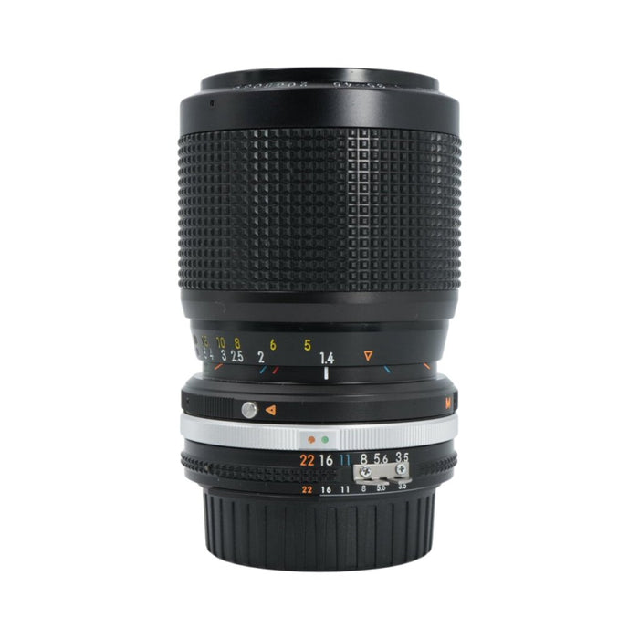 Nikon Nikkor F 35-105mm f/3.5-4.5 Manual-Focus SLR Lens