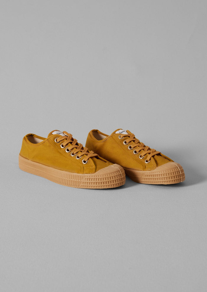 Novesta Star Master Waxed Cotton Plimsolls | Cumin