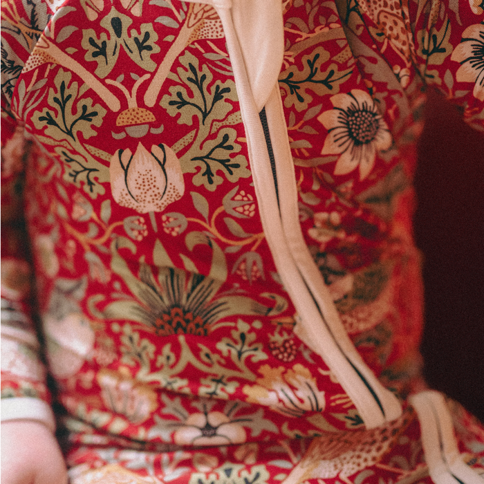 William Morris ZIPSTER™ Strawberry Thief Red